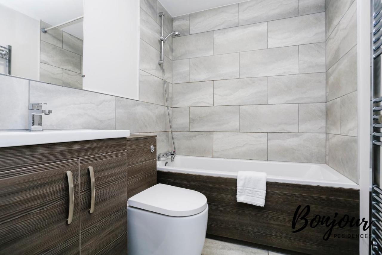 Bright New Town 2Br-1Ba, 1 Min To George St By Bonjour Residences אדינבורו מראה חיצוני תמונה